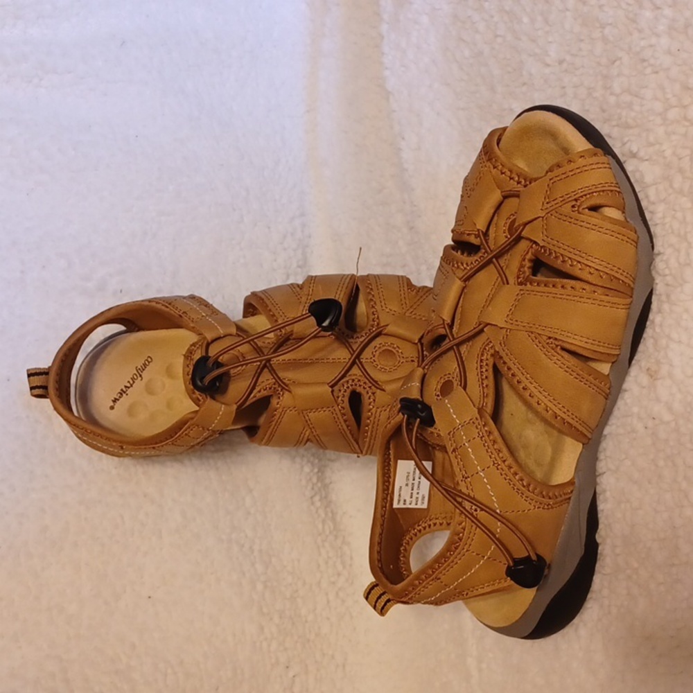 Confort view wide width The Trek sandles women's size 8 wide brown